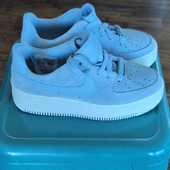 Nike Air Force 1 Low Sage Womens size 6 - Picture 4 of 9